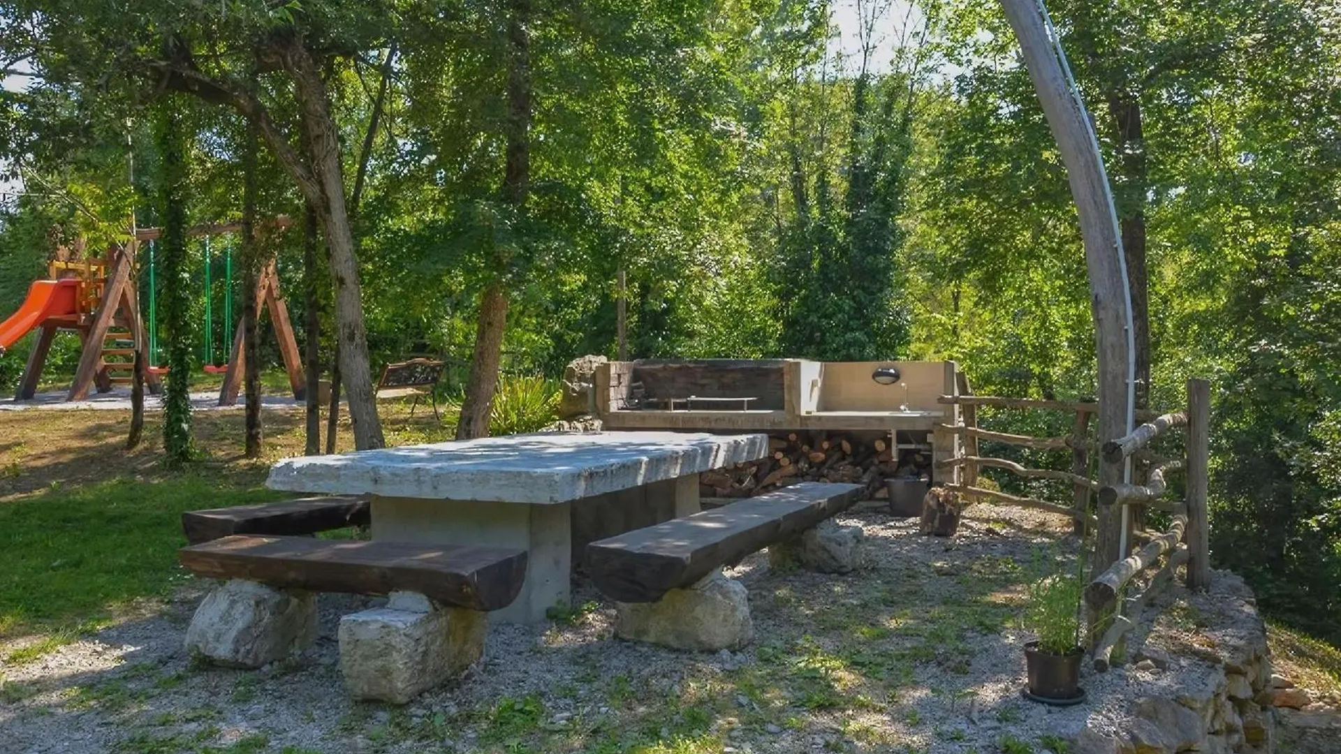 Gemuetliches Ferienhaus In Kotli Mit Grill, Terrasse Und Garten Κροατία