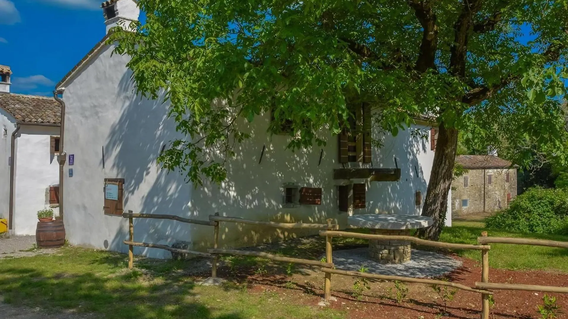 Gemuetliches Ferienhaus In Kotli Mit Grill, Terrasse Und Garten 0*,  Κροατία